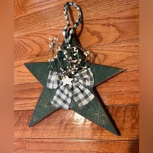 Primitive/Country Wooden 10” Star in Green